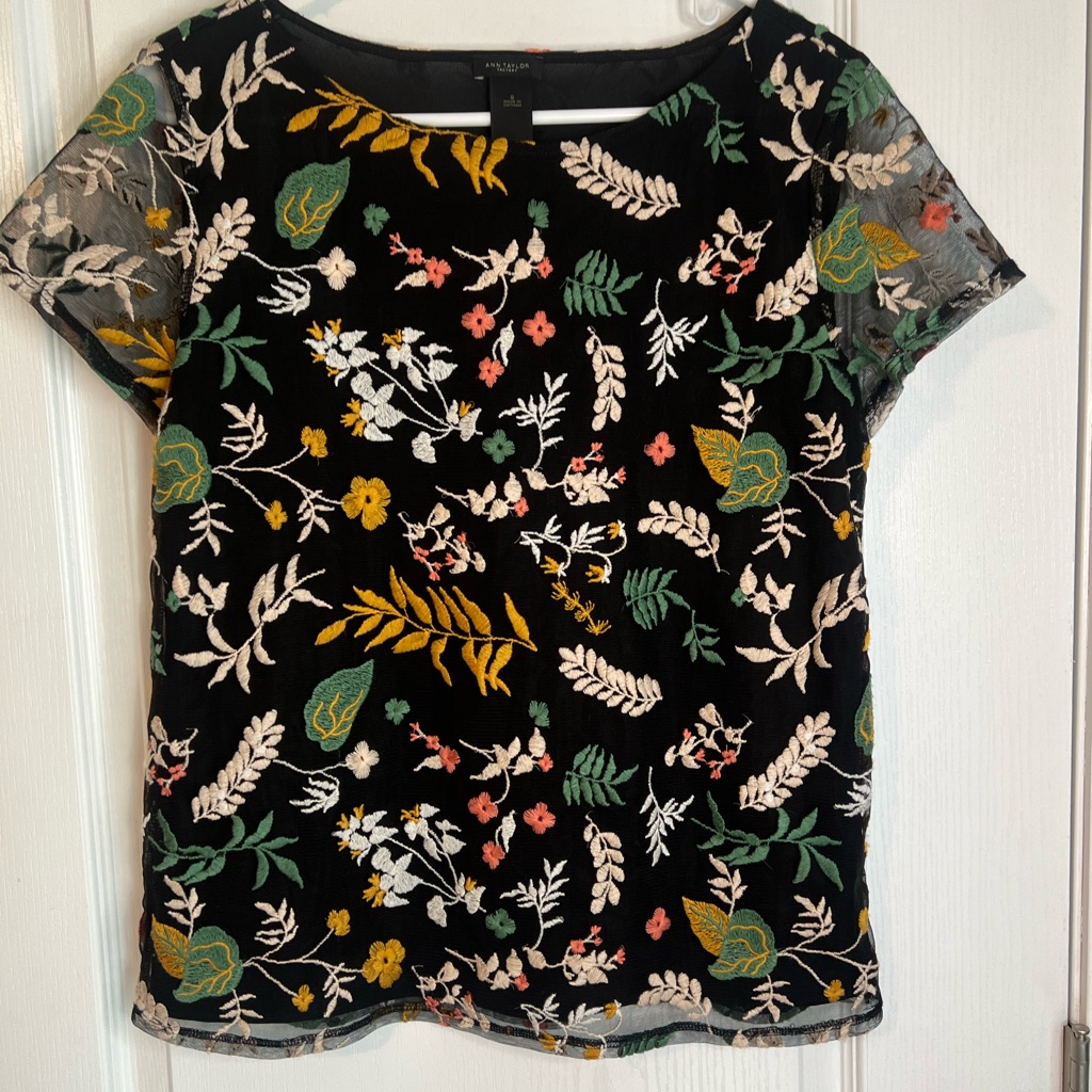 Ann Taylor Embroidered Top, Size Small